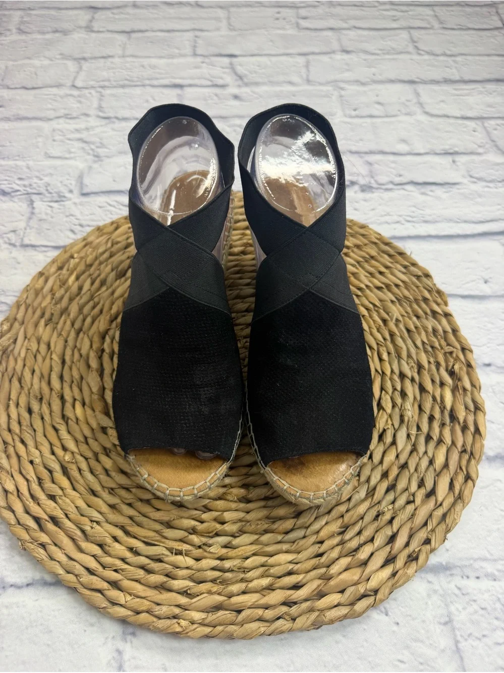 Gentle Souls Black Espadrille Wedge Sandals w/ Crossover Elastic Straps. 8.5.